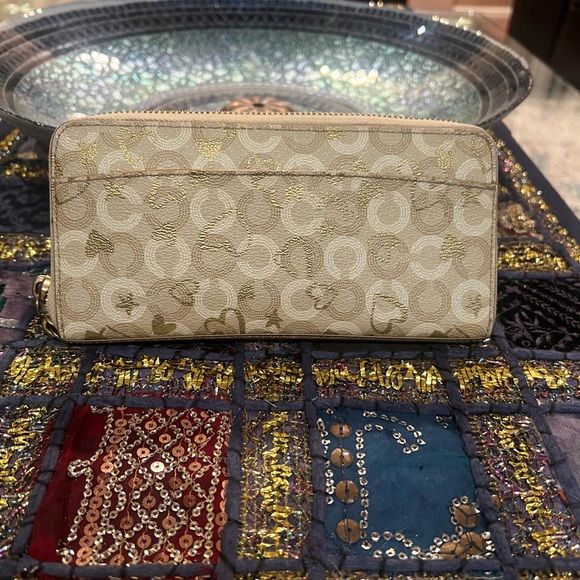 Coach Long Zip Around Wallet - Picture 2 of 16